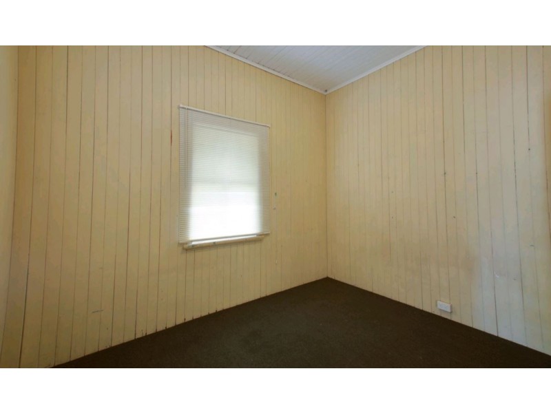 31 The Terrace, North Ipswich QLD 4305