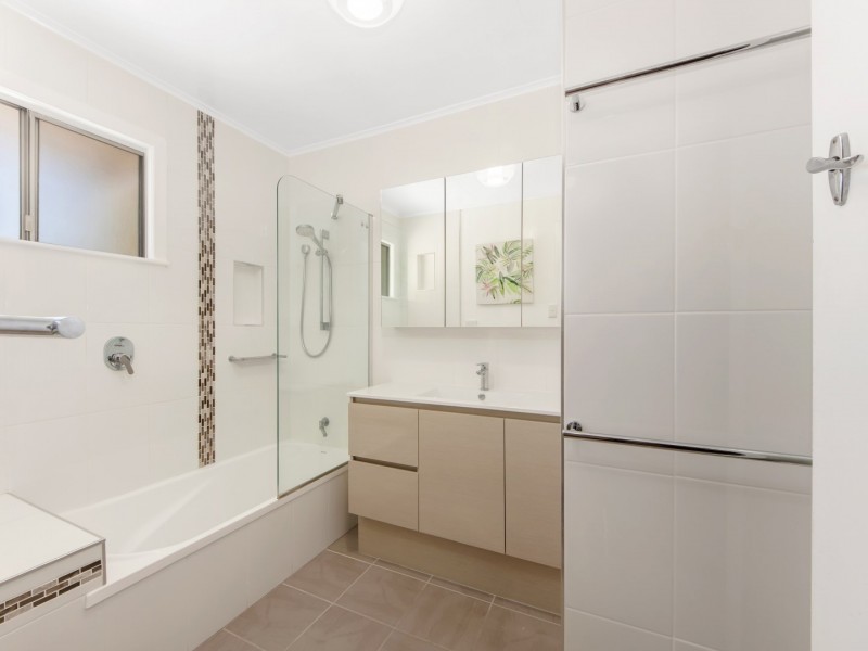 21 Weldon Street, North Ipswich QLD 4305