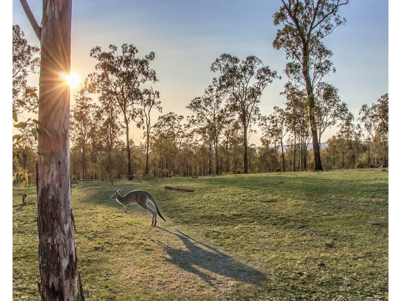 303 Clarendon Road, Rifle Range QLD 4311