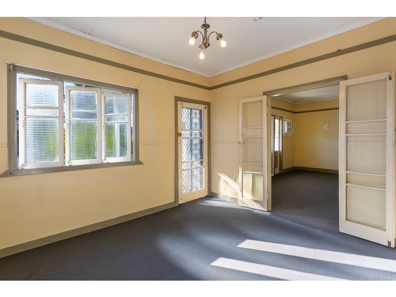 25 Chubb Street, One Mile QLD 4305