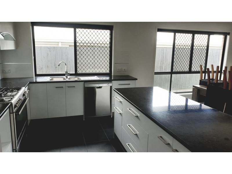 14 Spey Street, Deebing Heights QLD 4306