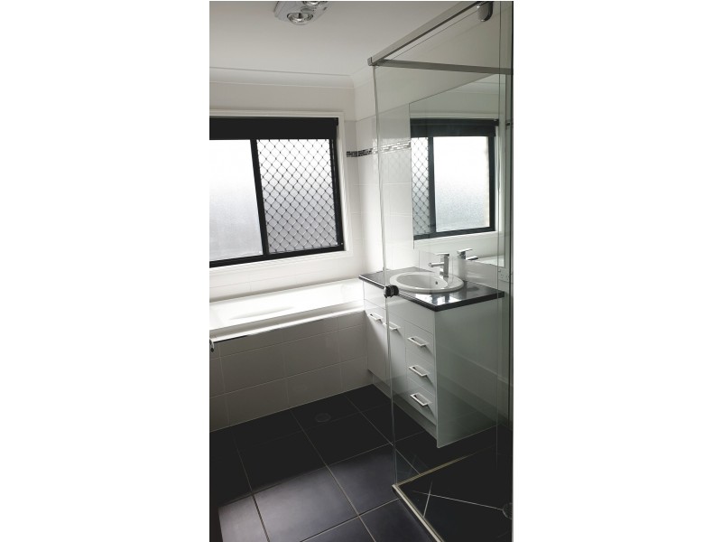 14 Spey Street, Deebing Heights QLD 4306