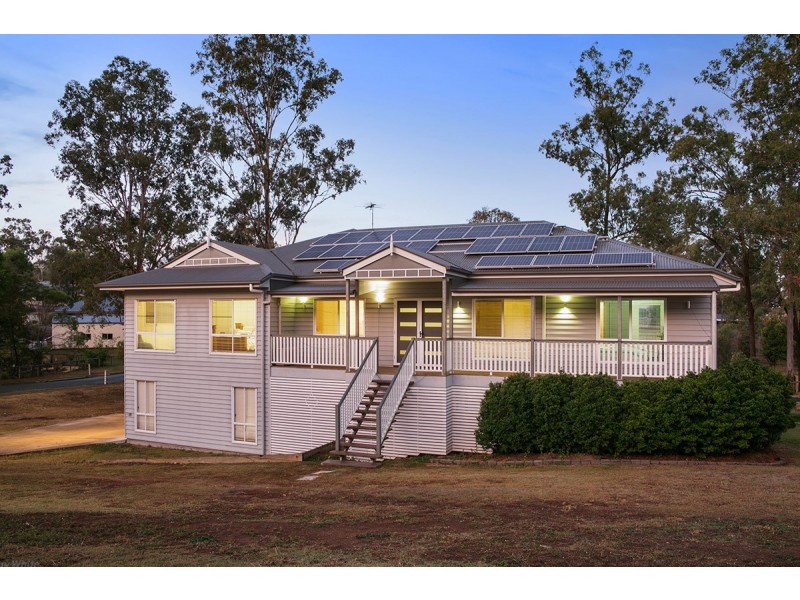 2 Josette Place, Pine Mountain QLD 4306