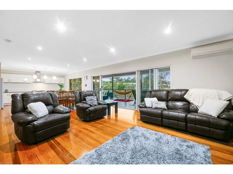 2 Josette Place, Pine Mountain QLD 4306