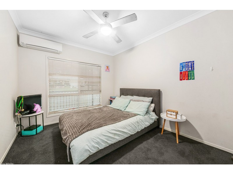 2 Josette Place, Pine Mountain QLD 4306