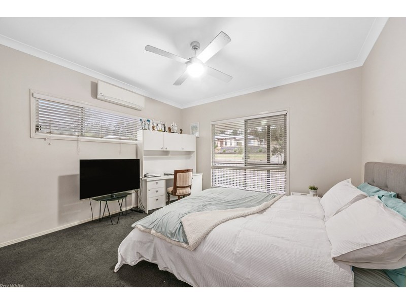 2 Josette Place, Pine Mountain QLD 4306