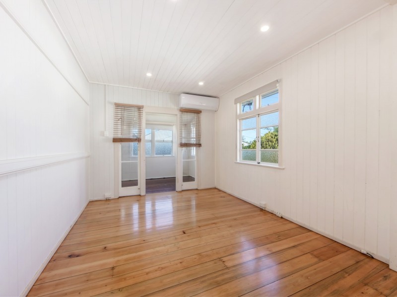 18 Blackwood Street, East Ipswich QLD 4305