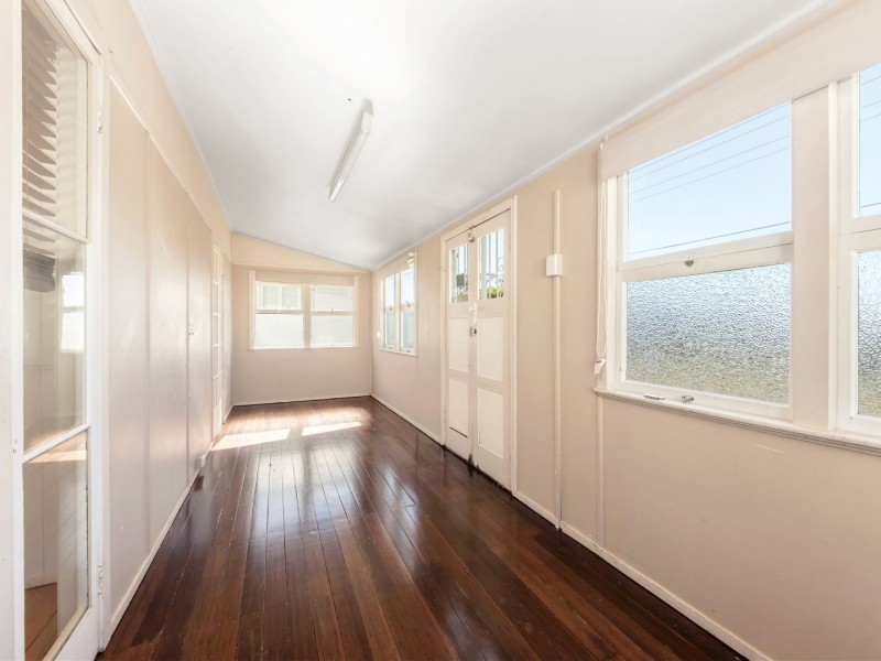 18 Blackwood Street, East Ipswich QLD 4305