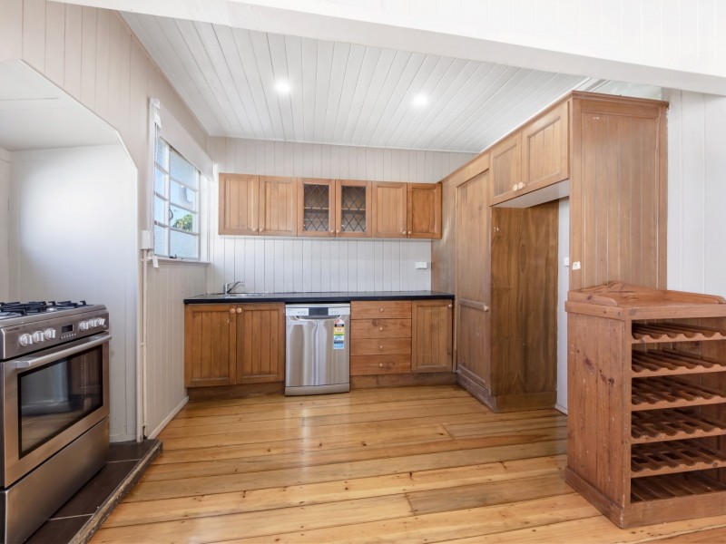 18 Blackwood Street, East Ipswich QLD 4305