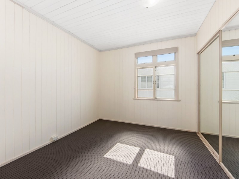 18 Blackwood Street, East Ipswich QLD 4305