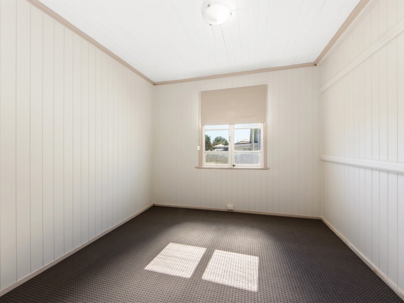 18 Blackwood Street, East Ipswich QLD 4305