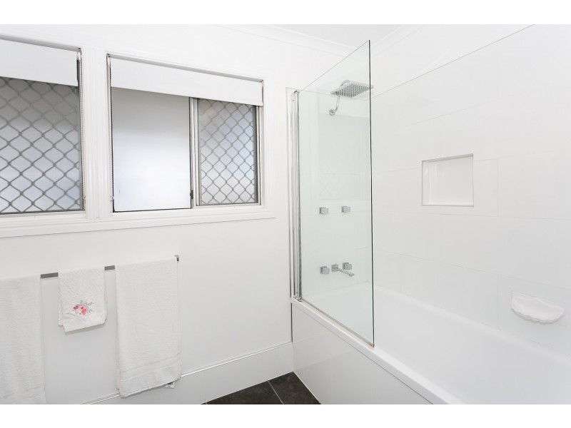 16 Brigalow Street, Lowood QLD 4311