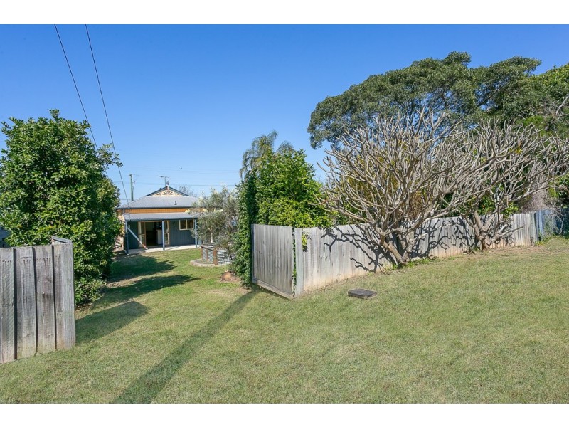4 W M Hughes Street, North Ipswich QLD 4305