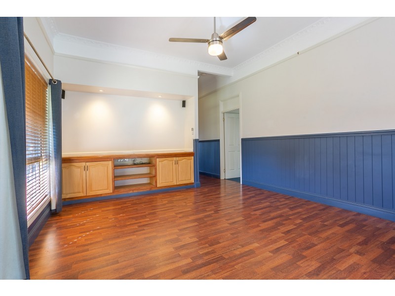 4 W M Hughes Street, North Ipswich QLD 4305