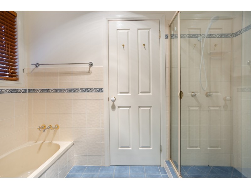 4 W M Hughes Street, North Ipswich QLD 4305