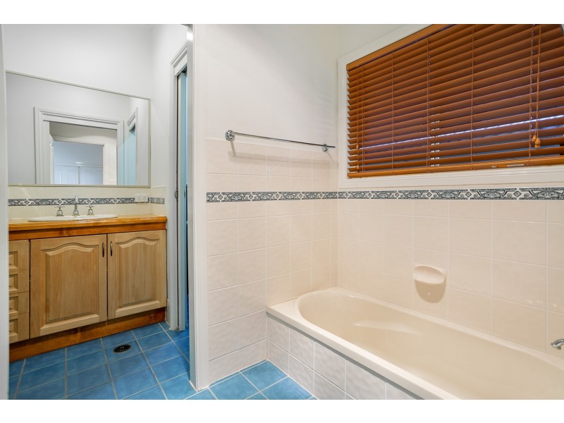 4 W M Hughes Street, North Ipswich QLD 4305