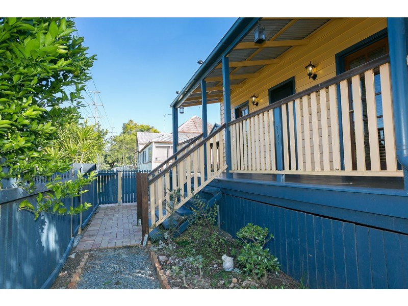 4 W M Hughes Street, North Ipswich QLD 4305