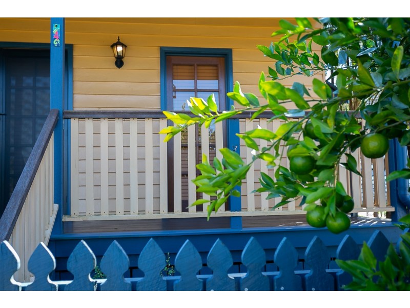 4 W M Hughes Street, North Ipswich QLD 4305