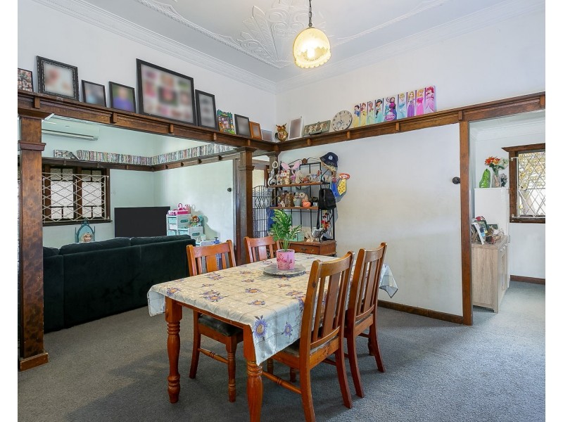 18 Bright Street, Newtown QLD 4305