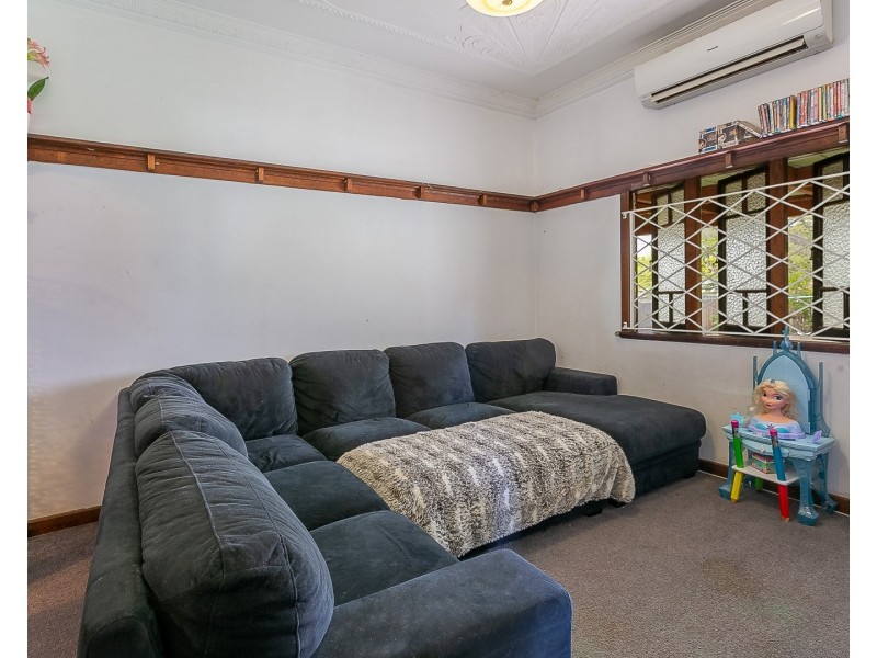 18 Bright Street, Newtown QLD 4305
