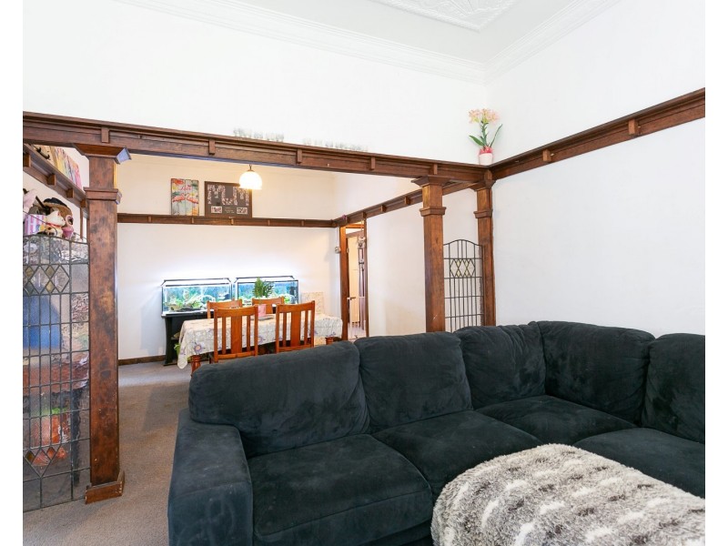 18 Bright Street, Newtown QLD 4305