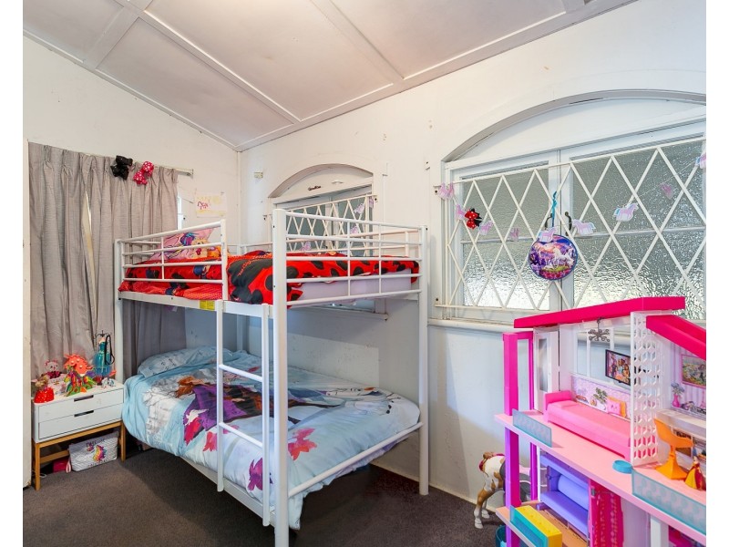 18 Bright Street, Newtown QLD 4305