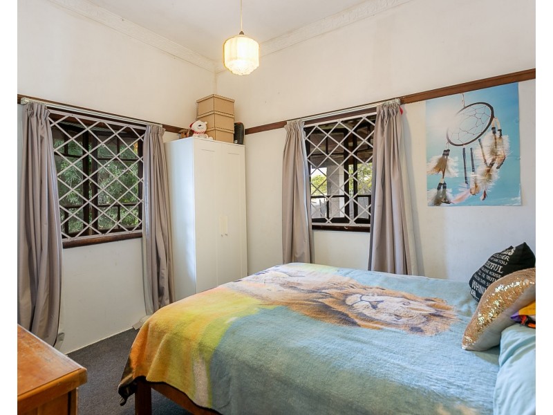 18 Bright Street, Newtown QLD 4305
