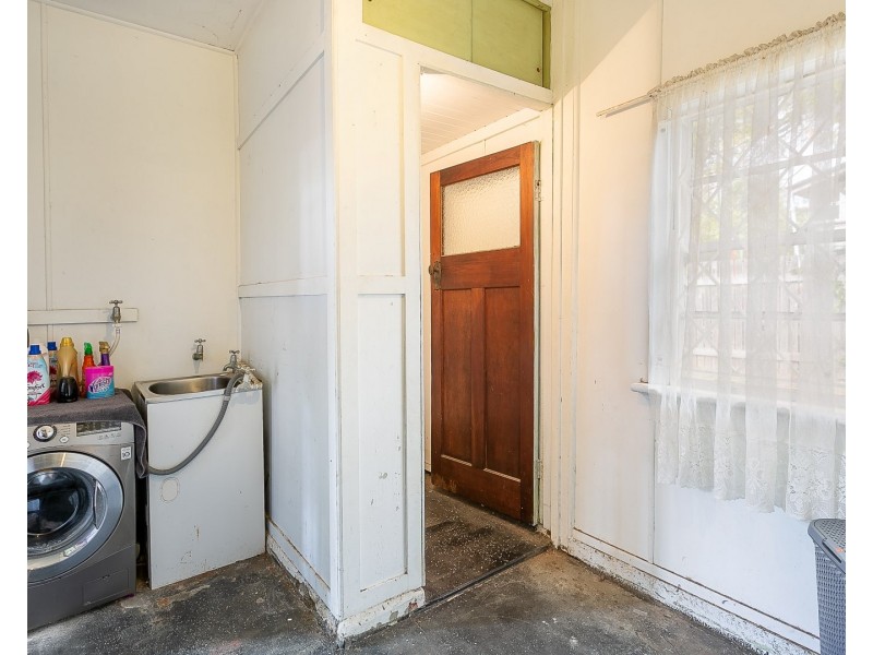 18 Bright Street, Newtown QLD 4305