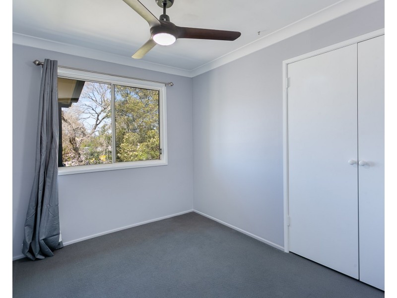 1 Madden Street, Silkstone QLD 4304