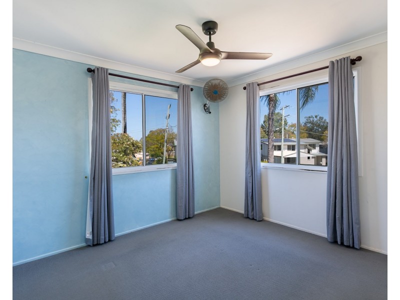 1 Madden Street, Silkstone QLD 4304