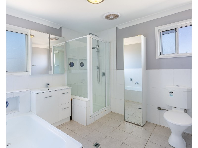 1 Madden Street, Silkstone QLD 4304