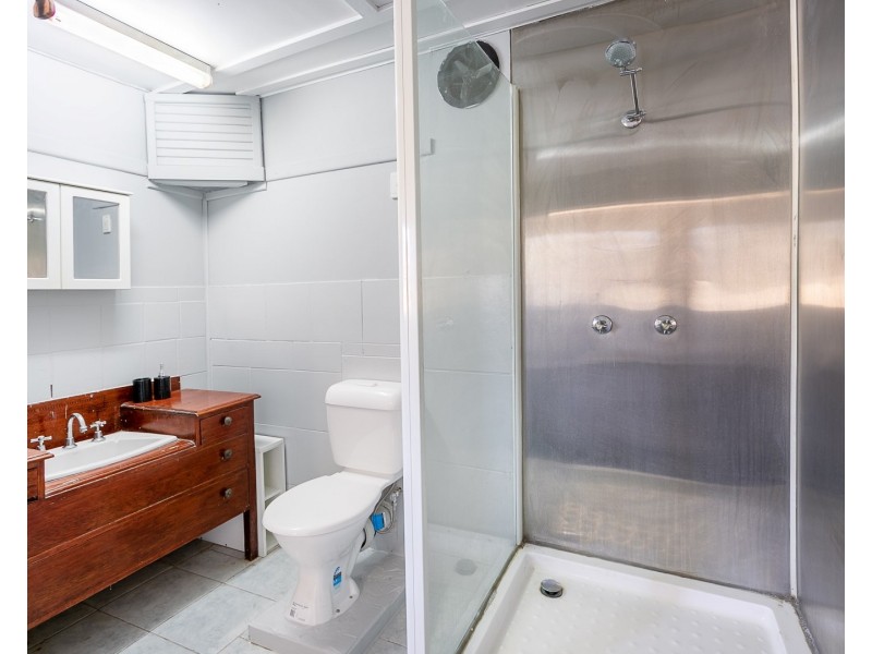 1 Madden Street, Silkstone QLD 4304