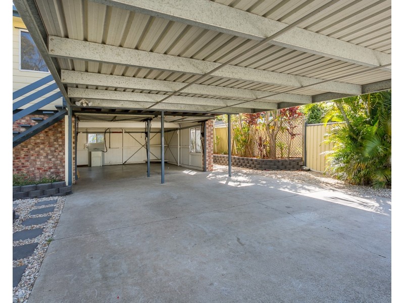 1 Madden Street, Silkstone QLD 4304