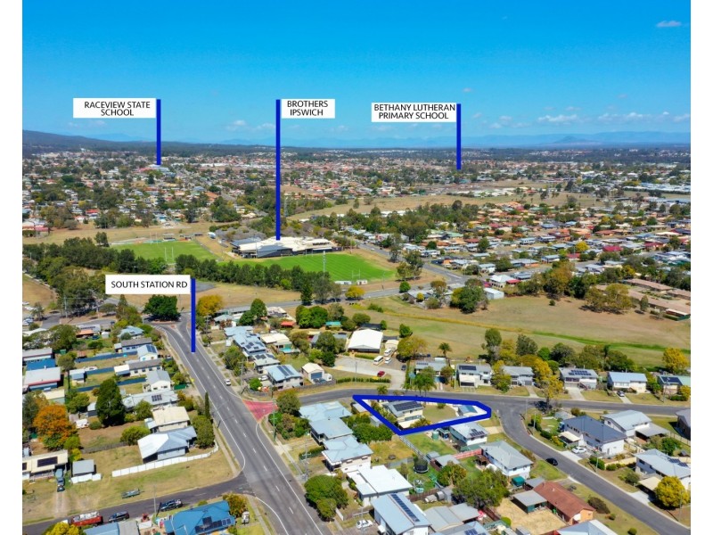 1 Madden Street, Silkstone QLD 4304