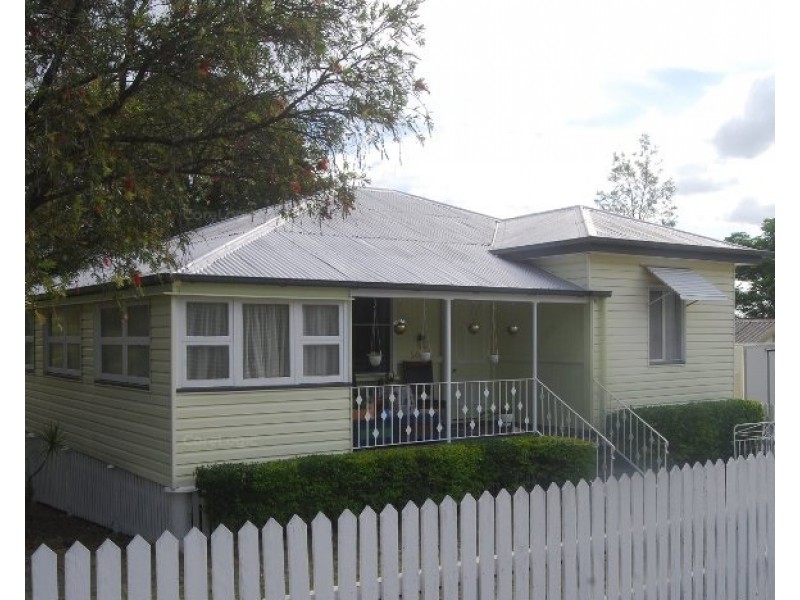 16 Waight Street, Rosewood QLD 4340