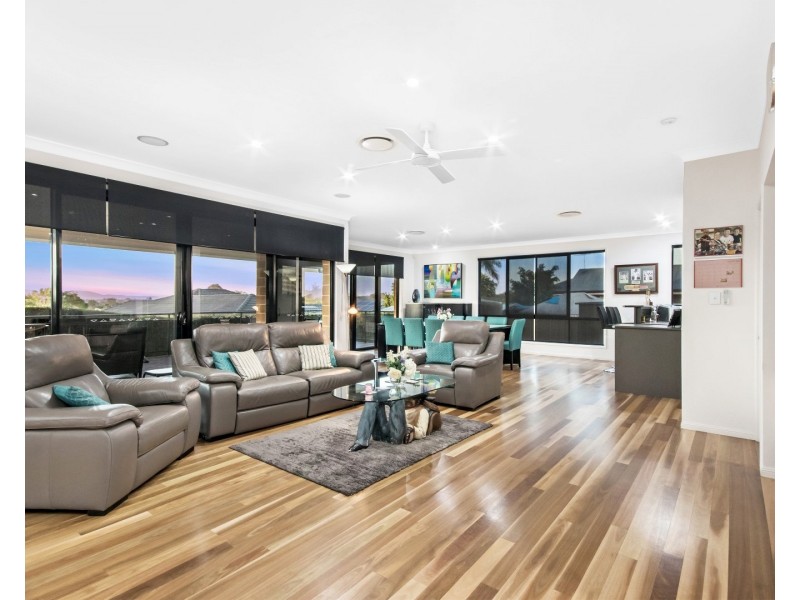 9 Kingston Drive, Flinders View QLD 4305