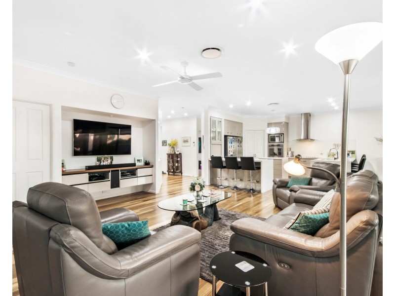 9 Kingston Drive, Flinders View QLD 4305