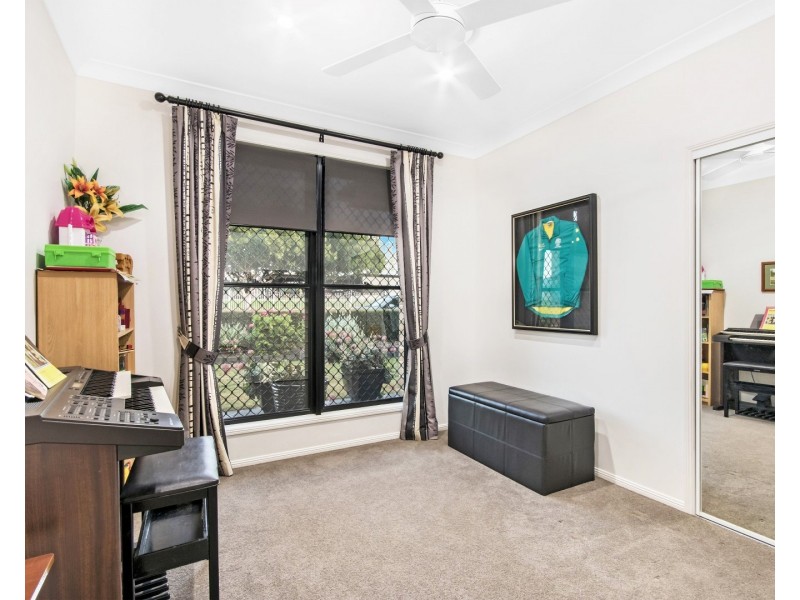 9 Kingston Drive, Flinders View QLD 4305