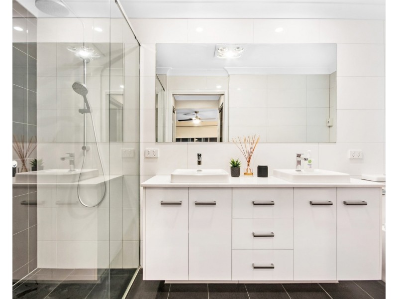 29 Sandhurst Place, Brassall QLD 4305