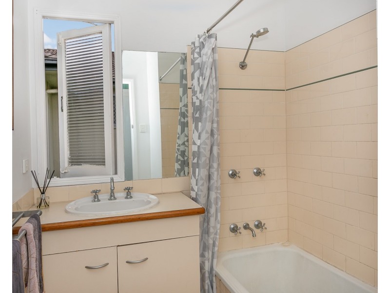 35 John Street, Bundamba QLD 4304