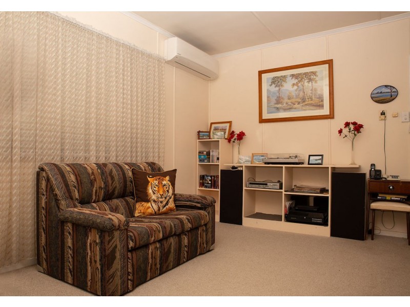 13 Brisbane Road, Dinmore QLD 4303