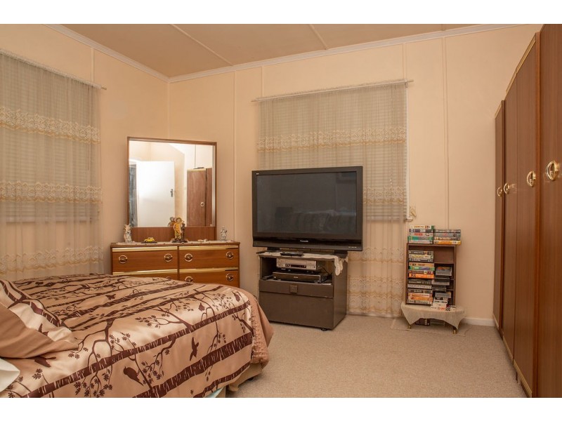 13 Brisbane Road, Dinmore QLD 4303