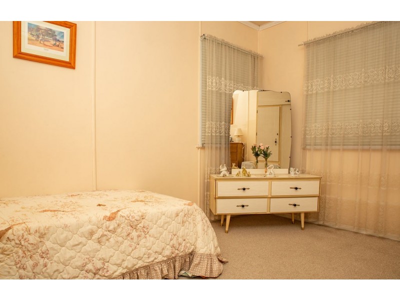 13 Brisbane Road, Dinmore QLD 4303