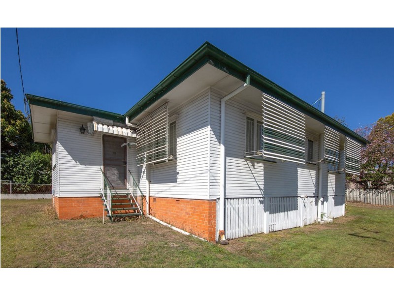 13 Brisbane Road, Dinmore QLD 4303