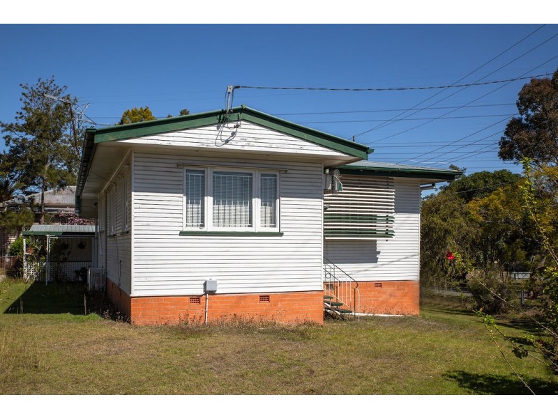 13 Brisbane Road, Dinmore QLD 4303