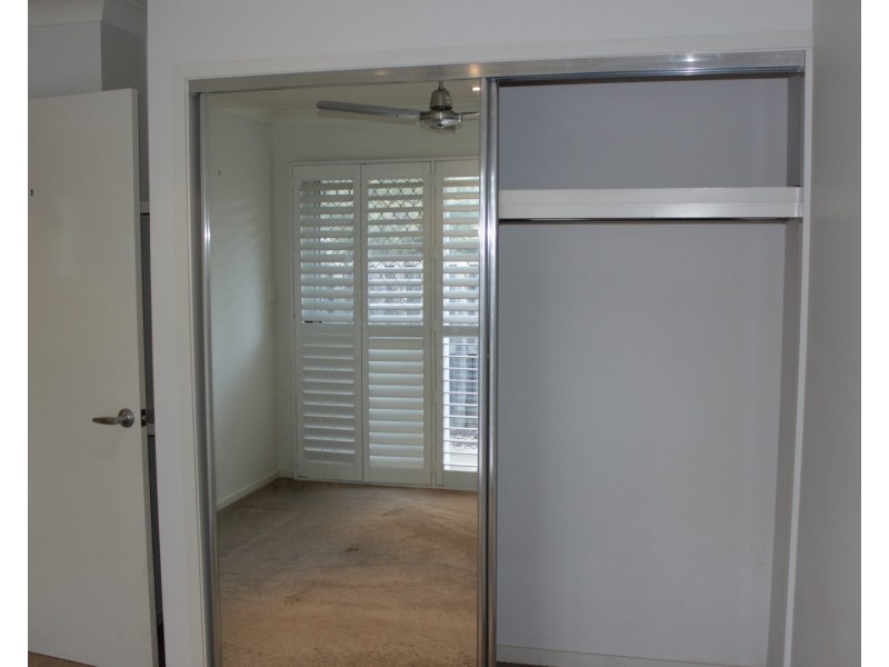 2/5 Judith Street, Flinders View QLD 4305