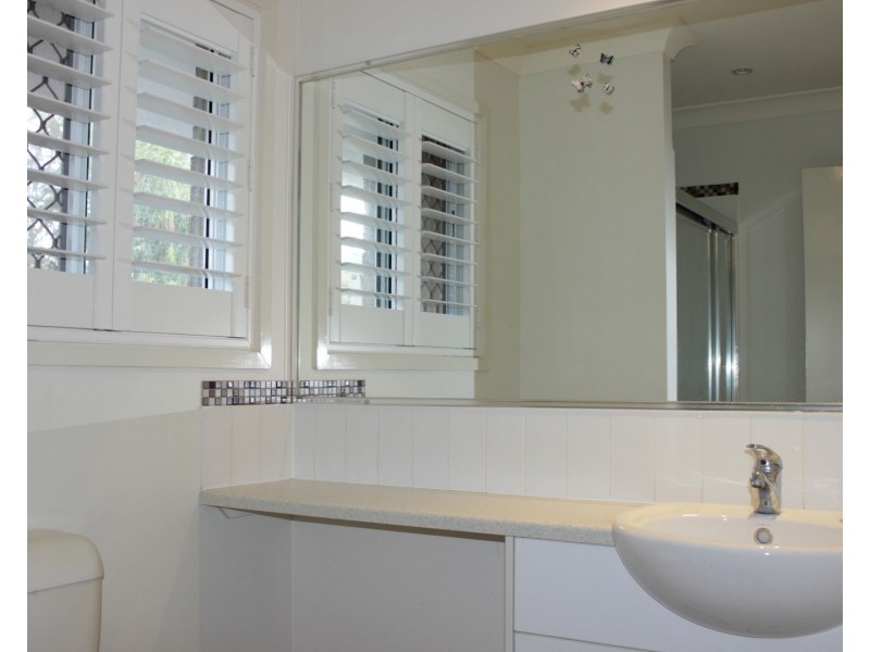 2/5 Judith Street, Flinders View QLD 4305