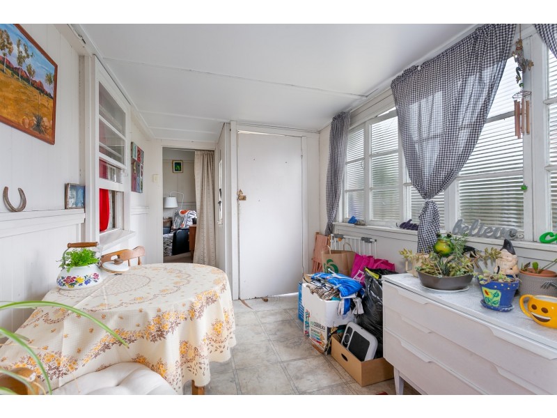 117 Glebe Road, Silkstone QLD 4304