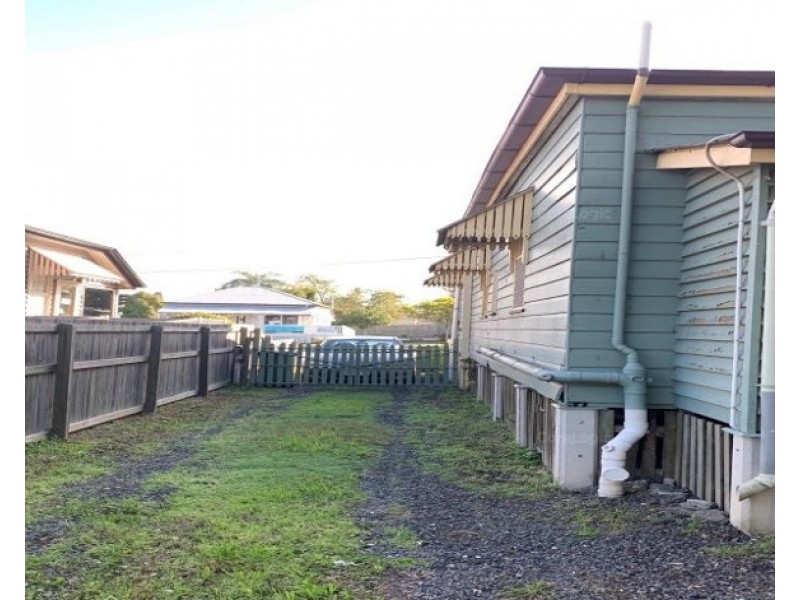 66 Warwick Road, Ipswich QLD 4305