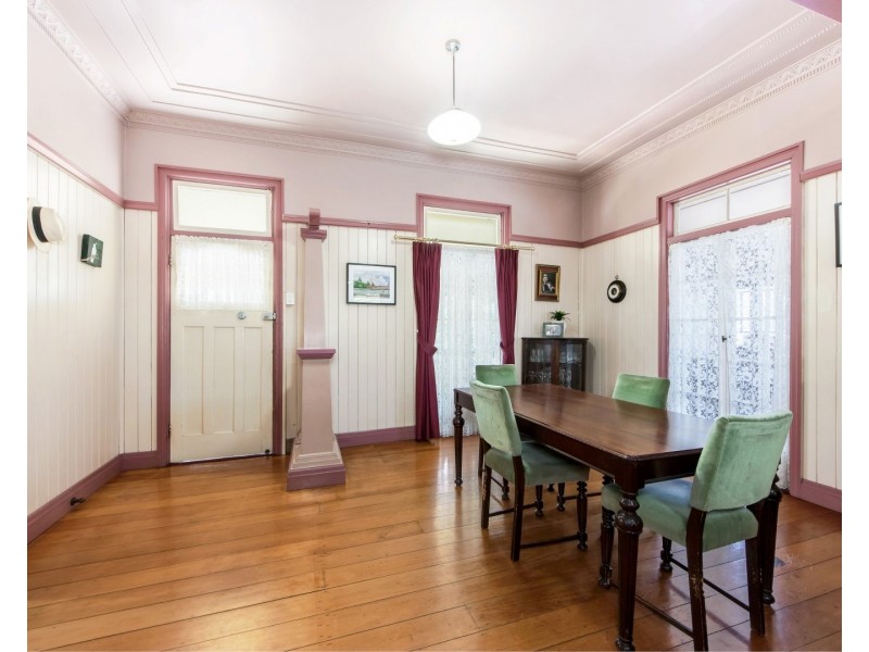 31 Bergin Street, Booval QLD 4304